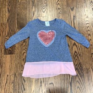 Girl’s 💗 shirt